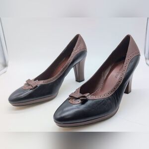 Bella Vita Italian Sz 12 W Black and Brown Heels with Bow Accent